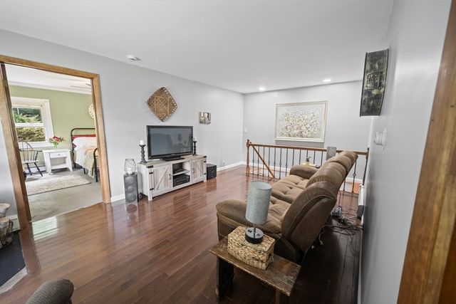 4 Bay Ridge Road, Auburn, MA 01501