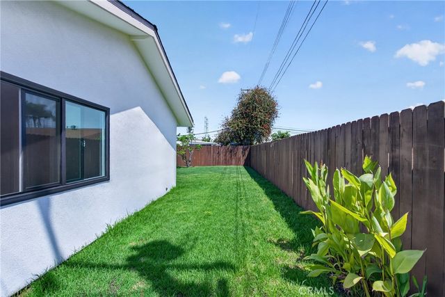 19352 Brookhurst, Huntington Beach, CA 92646