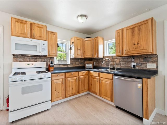 3090 W Hawthorne Place, Denver, CO 80221
