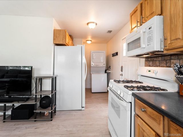 3090 W Hawthorne Place, Denver, CO 80221