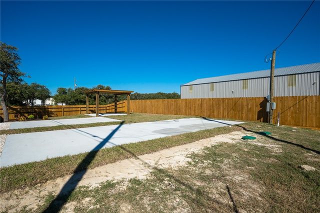 831 S Terry St, Rockport, TX 78382