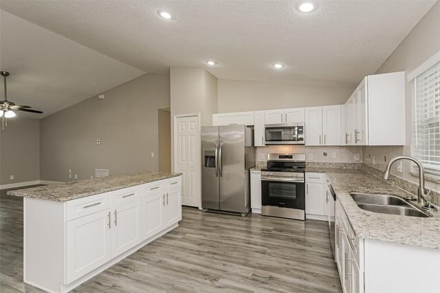 162 HIDDEN POINTE LANE, Groveland, FL 34736