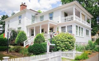25 Woodbridge St, South Hadley, MA 01075