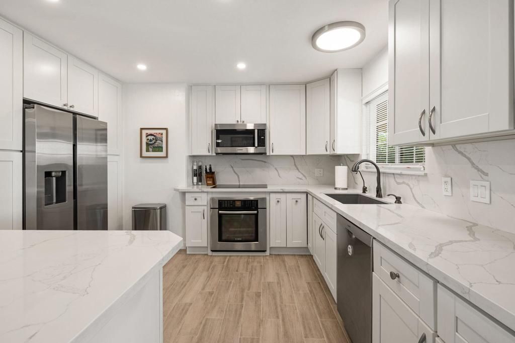 Image 14 of property listing at 42600 Wisconsin Avenue, Palm Desert, CA 92211