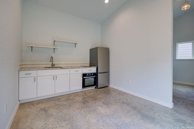 569 Ledgeview, Canyon Lake, TX 78133