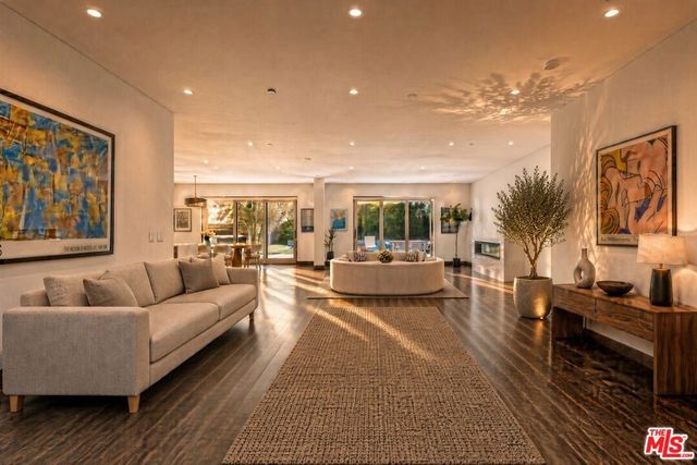 2408 Castle Heights Avenue, Los Angeles, CA 90034