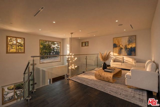 2408 Castle Heights Avenue, Los Angeles, CA 90034