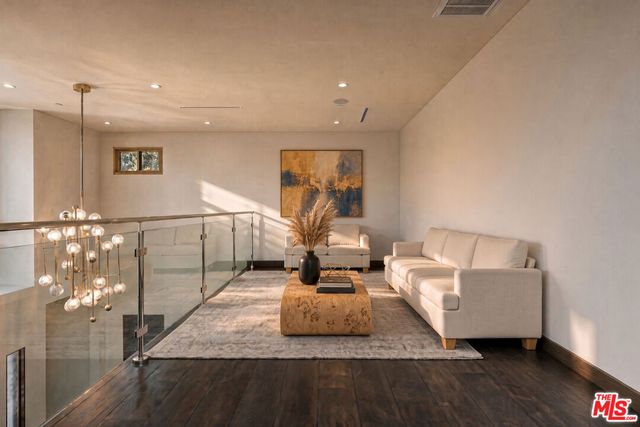 2408 Castle Heights Avenue, Los Angeles, CA 90034