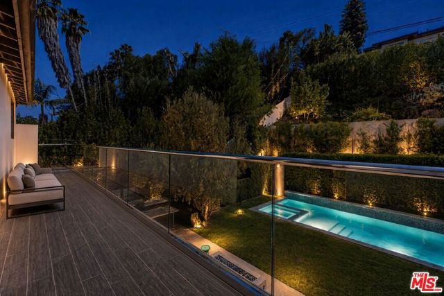 2408 Castle Heights Avenue, Los Angeles, CA 90034