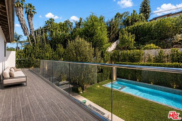 2408 Castle Heights Avenue, Los Angeles, CA 90034