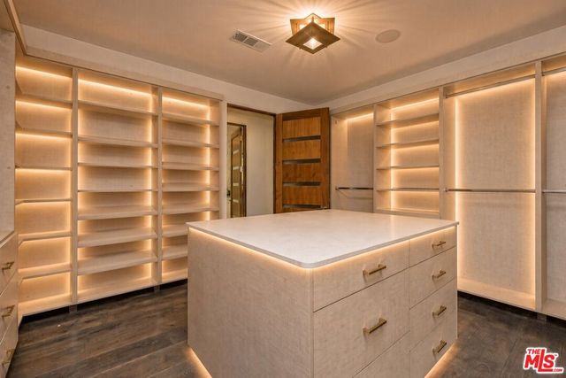 2408 Castle Heights Avenue, Los Angeles, CA 90034
