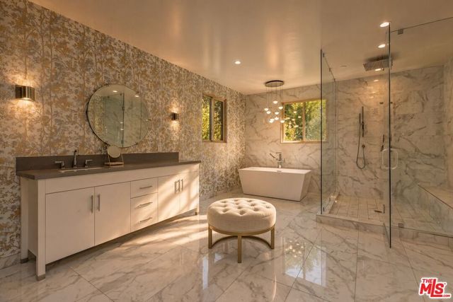 2408 Castle Heights Avenue, Los Angeles, CA 90034