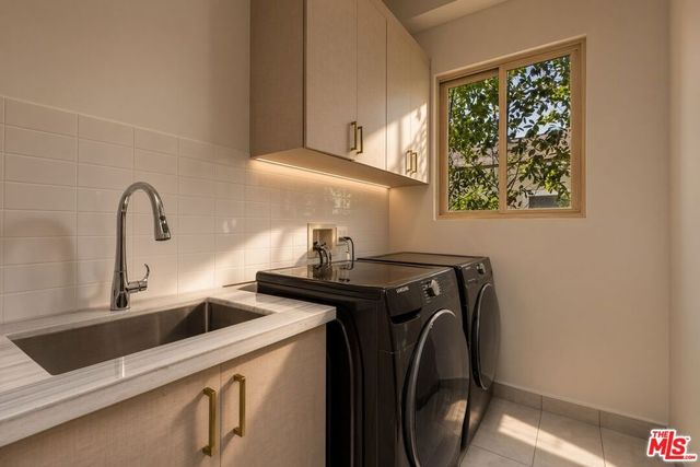 2408 Castle Heights Avenue, Los Angeles, CA 90034