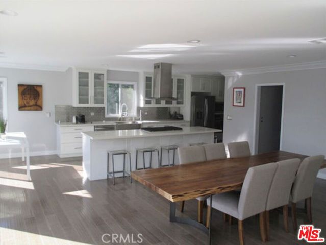 6008 S Chariton Avenue, Los Angeles, CA 90056