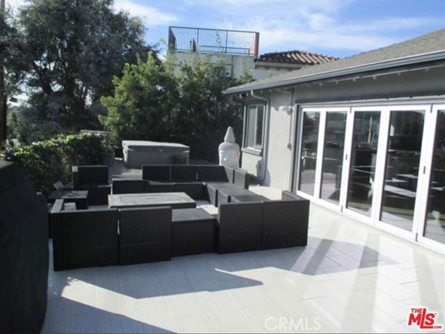 6008 S Chariton Avenue, Los Angeles, CA 90056