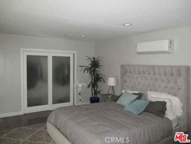 6008 S Chariton Avenue, Los Angeles, CA 90056