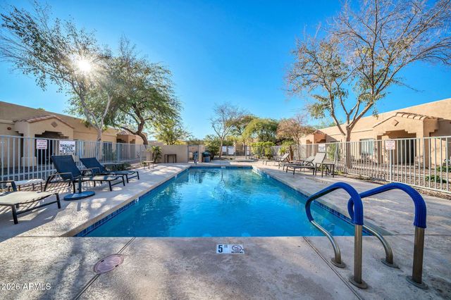 8800 N 107th Avenue 52, Peoria, AZ 85345