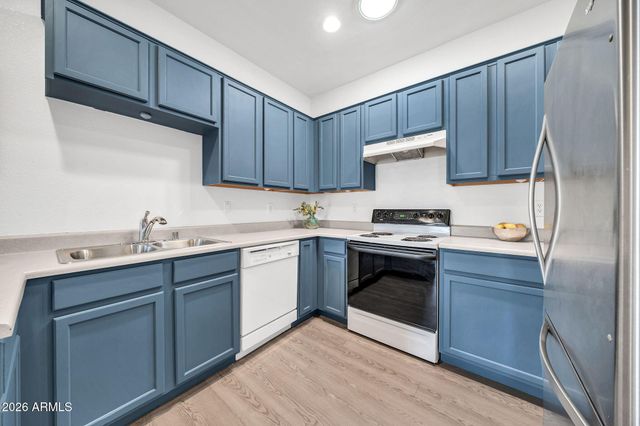 8800 N 107th Avenue 52, Peoria, AZ 85345