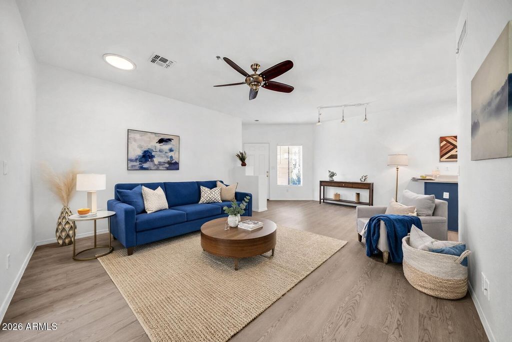 Image 3 of property listing at 8800 N 107th Avenue 52, Peoria, AZ 85345