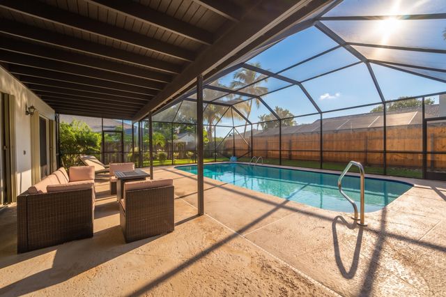 606 JUNIPER Place, Wellington, FL 33414