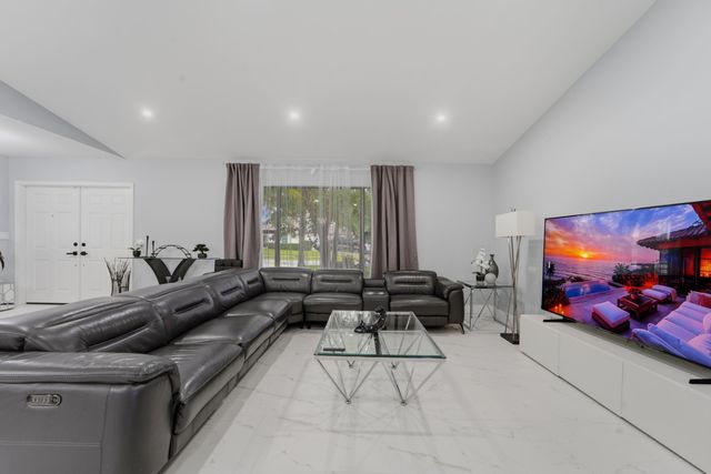 606 JUNIPER Place, Wellington, FL 33414