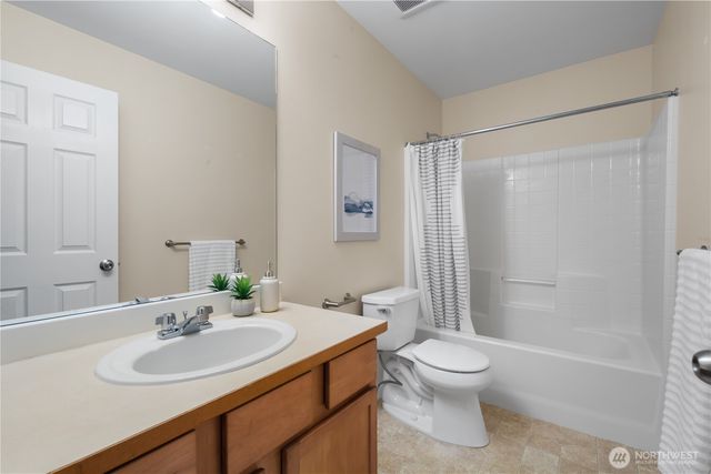 22669 Fern Reach Circle NE, Redmond, WA 98053