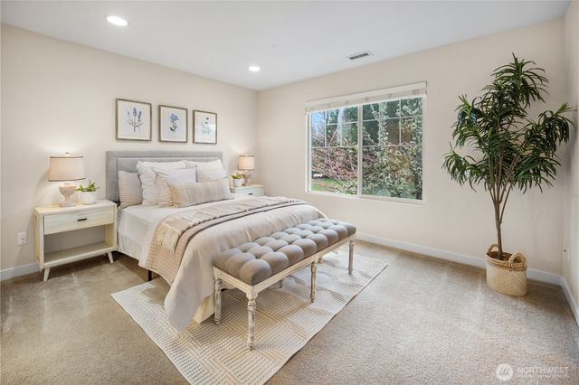 22669 Fern Reach Circle NE, Redmond, WA 98053