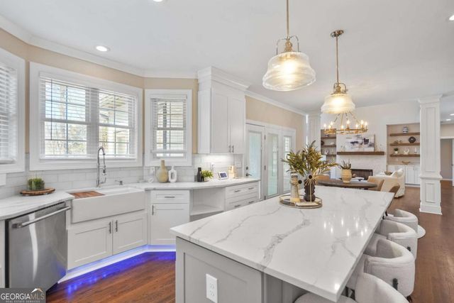 715 Fawn Ridge Court, Roswell, GA 30075