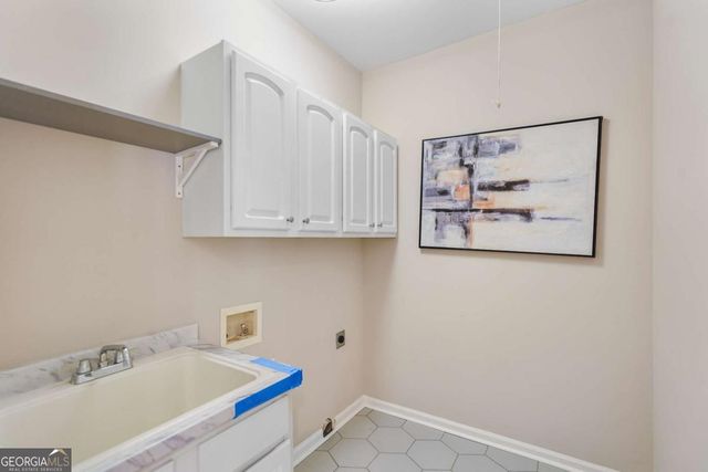 715 Fawn Ridge Court, Roswell, GA 30075