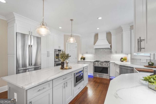 715 Fawn Ridge Court, Roswell, GA 30075