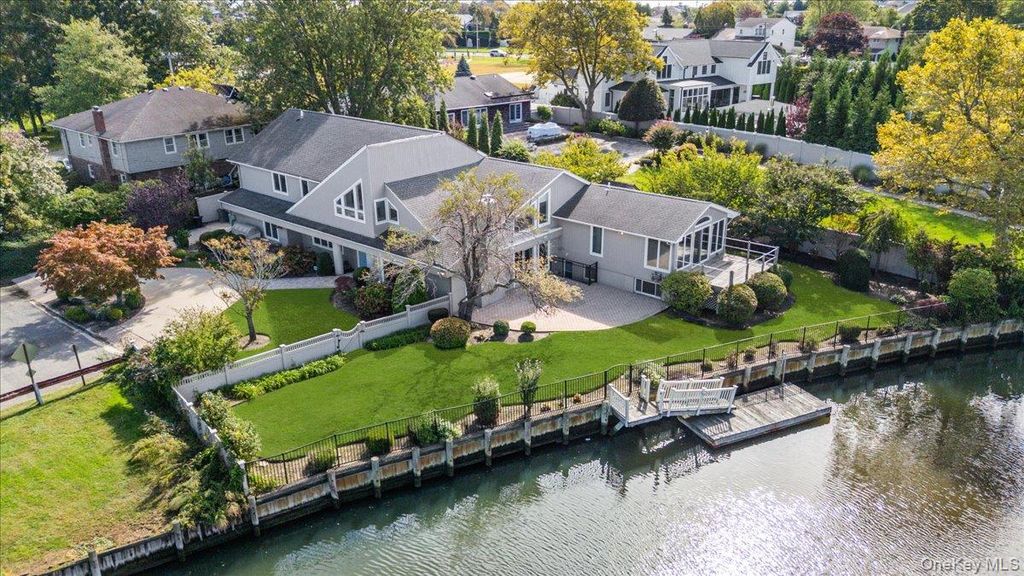 2 Fairfax Road, Massapequa, NY 11758 — exterior