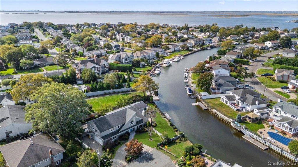 2 Fairfax Road, Massapequa, NY 11758 — photo 2
