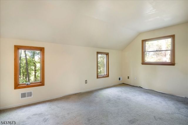 15 Burrell Rd, Tewksbury Twp., NJ 08833