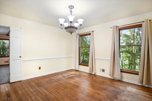 15 Burrell Rd, Tewksbury Twp., NJ 08833