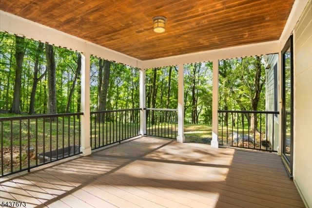 15 Burrell Rd, Tewksbury Twp., NJ 08833