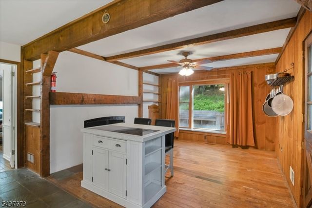 15 Burrell Rd, Tewksbury Twp., NJ 08833