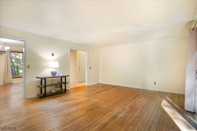 15 Burrell Rd, Tewksbury Twp., NJ 08833