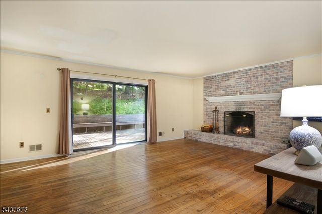 15 Burrell Rd, Tewksbury Twp., NJ 08833