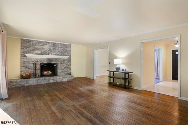 15 Burrell Rd, Tewksbury Twp., NJ 08833