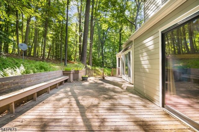 15 Burrell Rd, Tewksbury Twp., NJ 08833