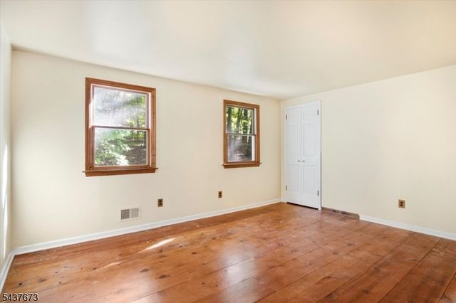 15 Burrell Rd, Tewksbury Twp., NJ 08833