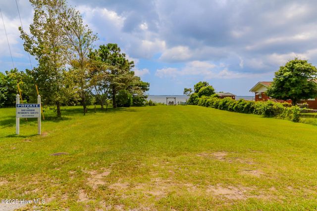 106 Barbour Drive, Newport, NC 28570
