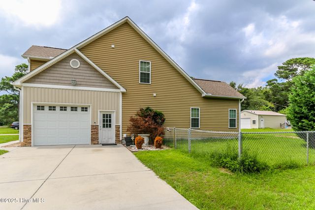 106 Barbour Drive, Newport, NC 28570