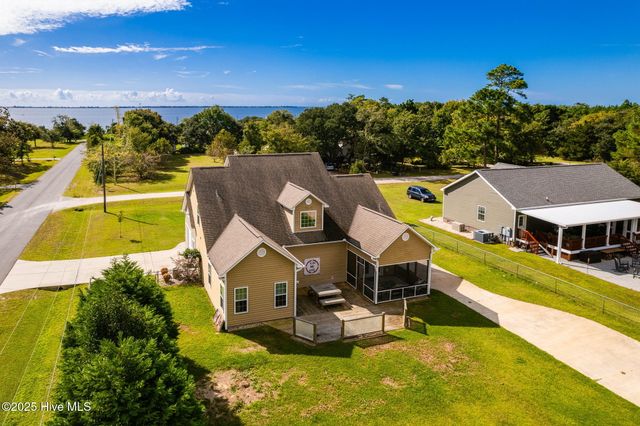 106 Barbour Drive, Newport, NC 28570