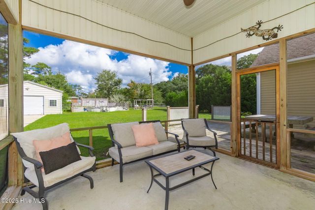 106 Barbour Drive, Newport, NC 28570