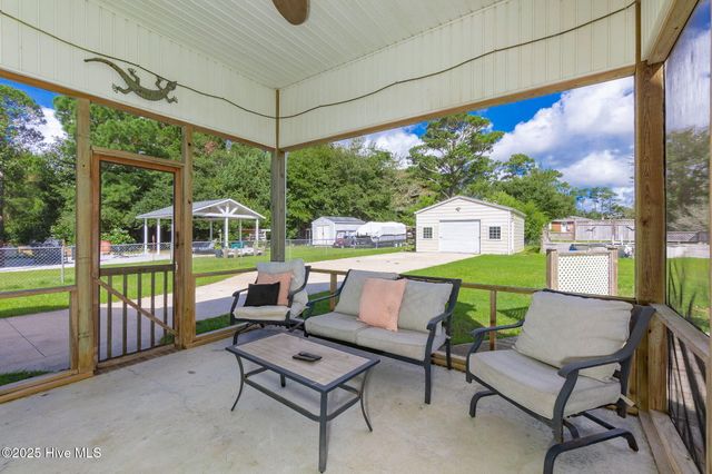 106 Barbour Drive, Newport, NC 28570