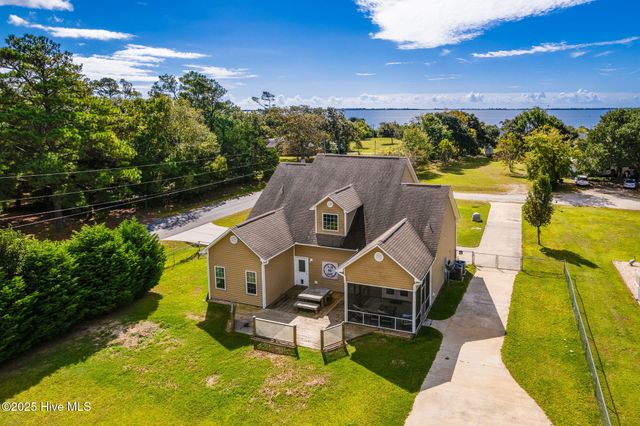 106 Barbour Drive, Newport, NC 28570