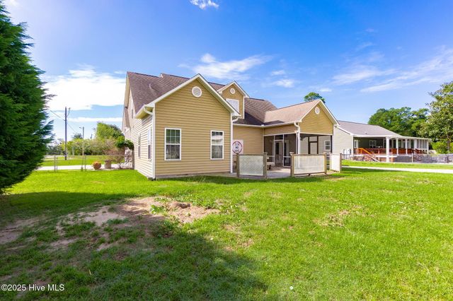 106 Barbour Drive, Newport, NC 28570