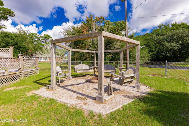 106 Barbour Drive, Newport, NC 28570