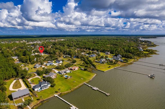 106 Barbour Drive, Newport, NC 28570